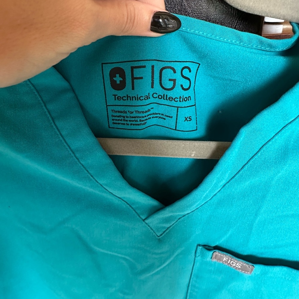 Catarina One Pocket Scrub Top XS